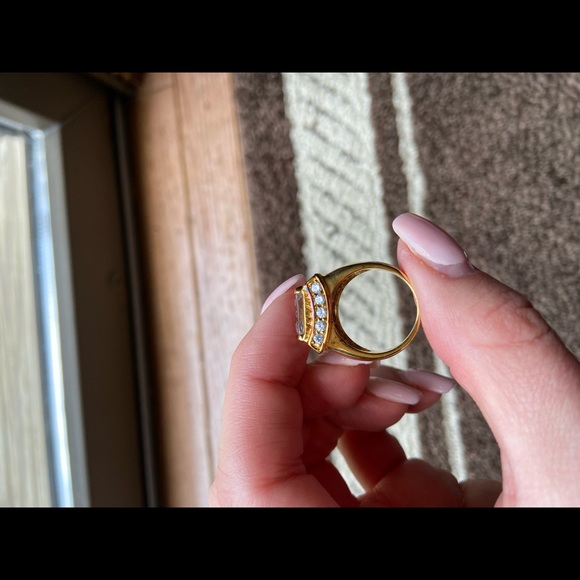 Simulated diamond gold tone ring - Picture 6 of 6